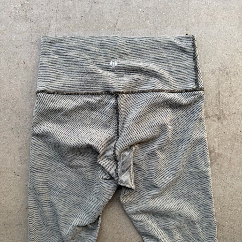 Lululemon Leggings Womens Sz 6 Wunder Under Crop Hi-Rise Full-On Luxtreme - Picture 4 of 7
